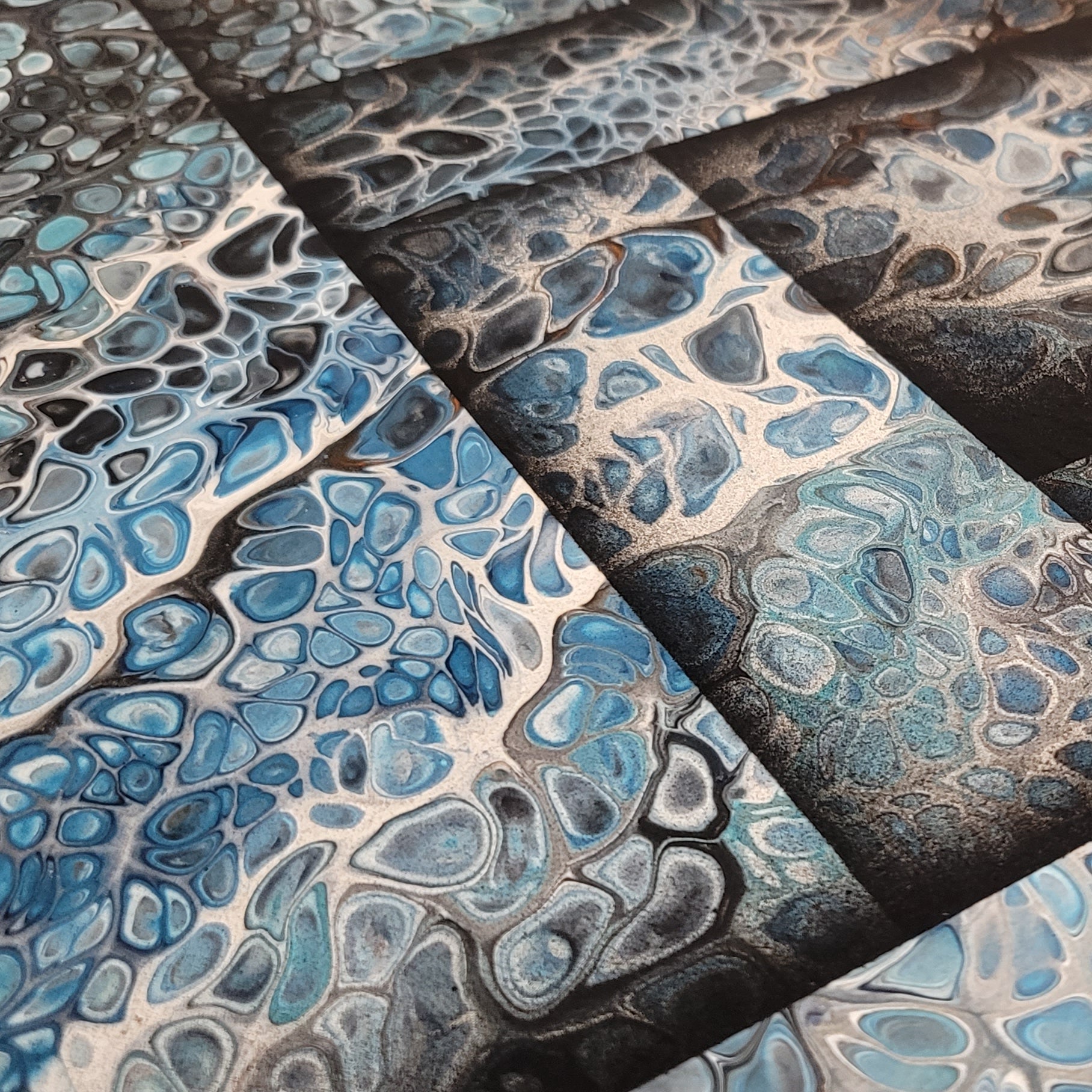 Schweres Wasser | blaues Acrylbild - Gemälde (40x40cm, , ) - GruemArt