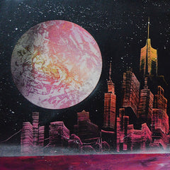 Planet in magenta-gelb illuminiert eine die Gebäude einer modernen Großstadt.  Paradise City 2 - Gemälde (100x40cm/40x16'',) - GruemArt